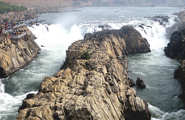 dhunvadhar falls